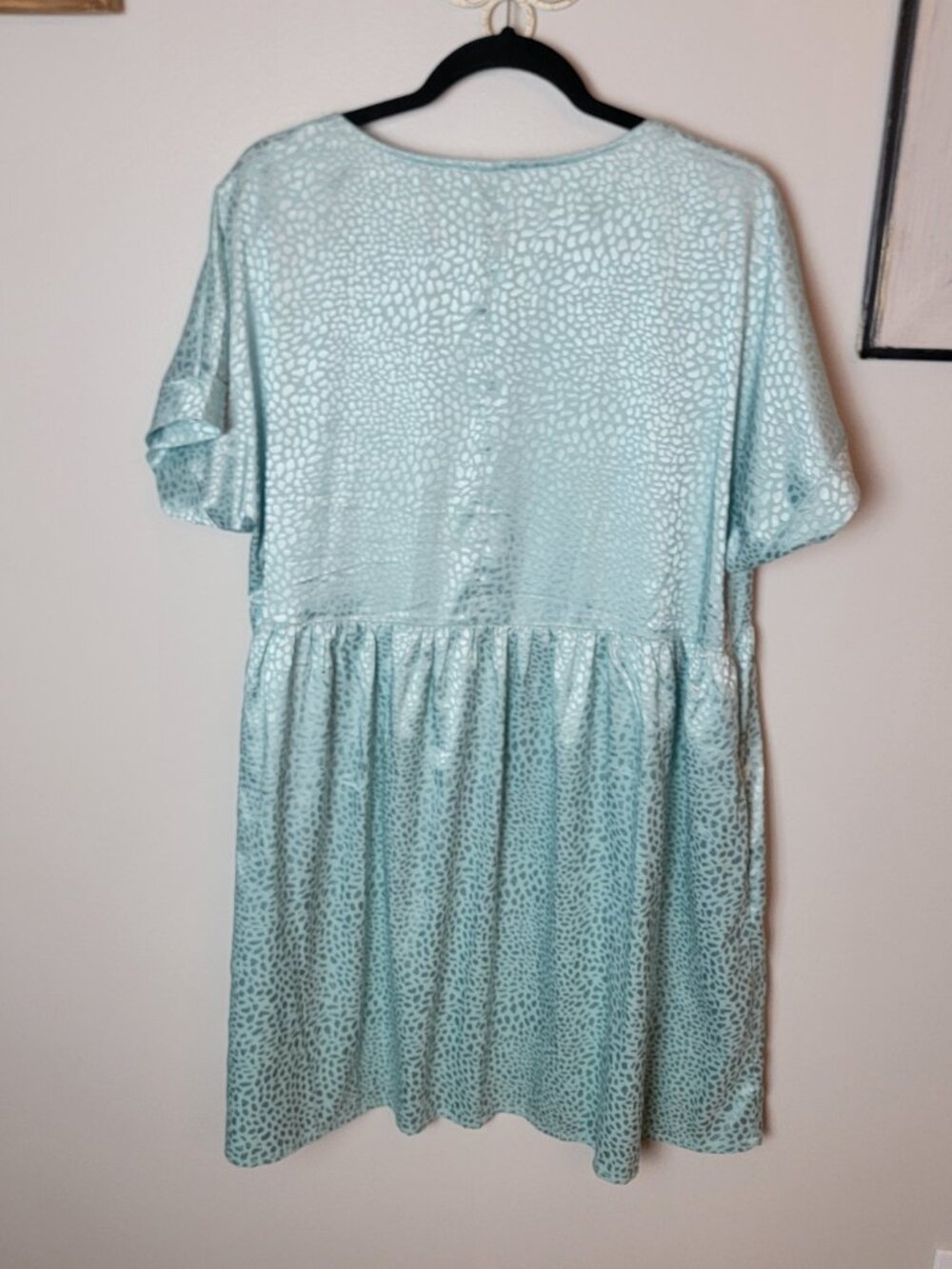 Entro Babydoll Dress XL Blue Satin V-Neck Flowy Tiered Boutique Chic - Picture 8 of 12